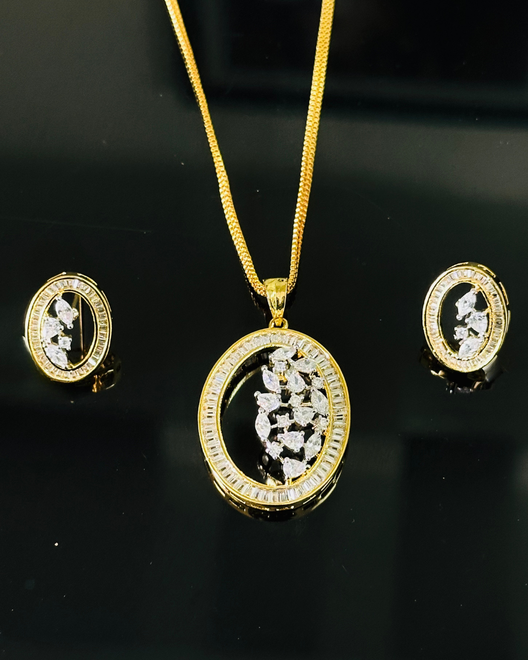 Crystal Leaf Oval Set