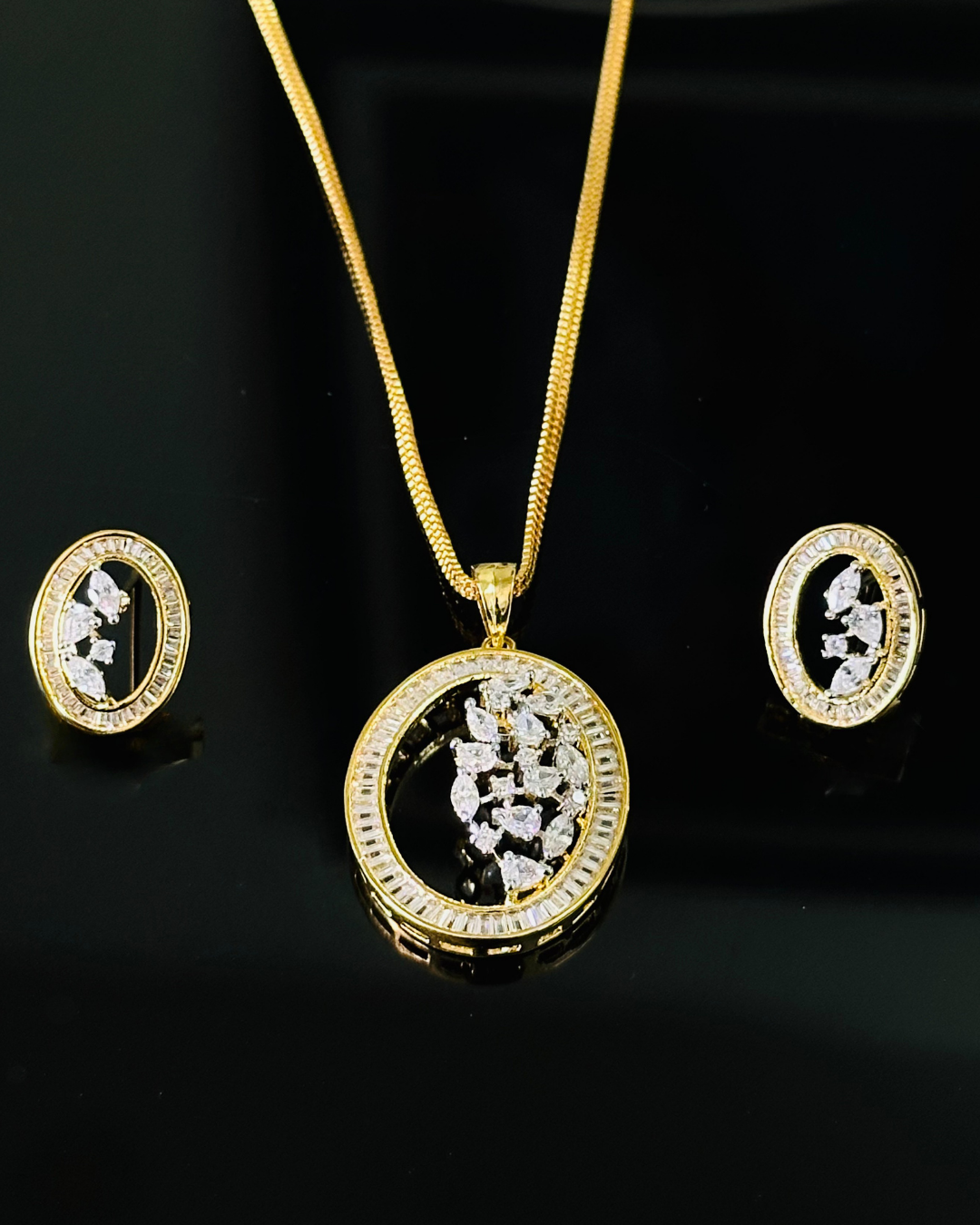 Crystal Leaf Oval Set