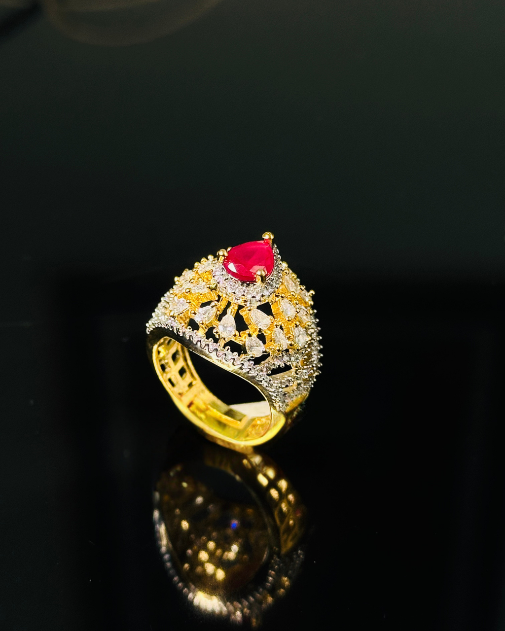 Luxurious Red Stone Cluster Ring