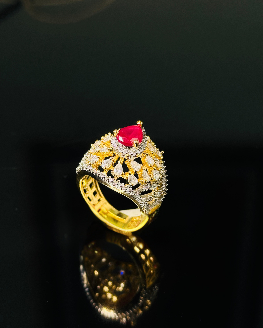 Luxurious Red Stone Cluster Ring