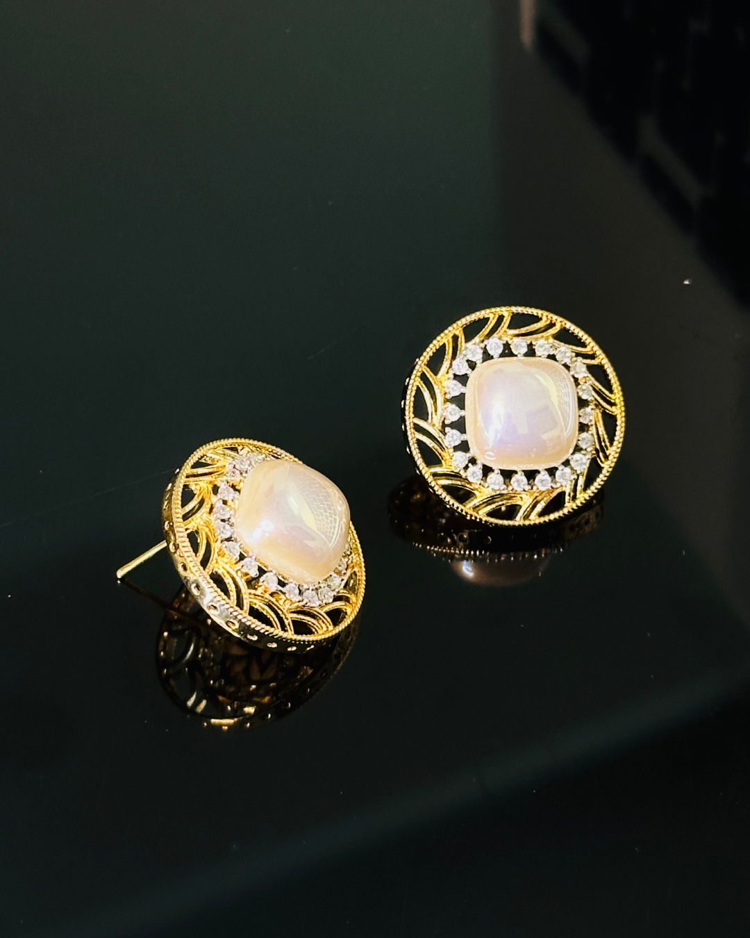 Radiant Pearl Halo Set