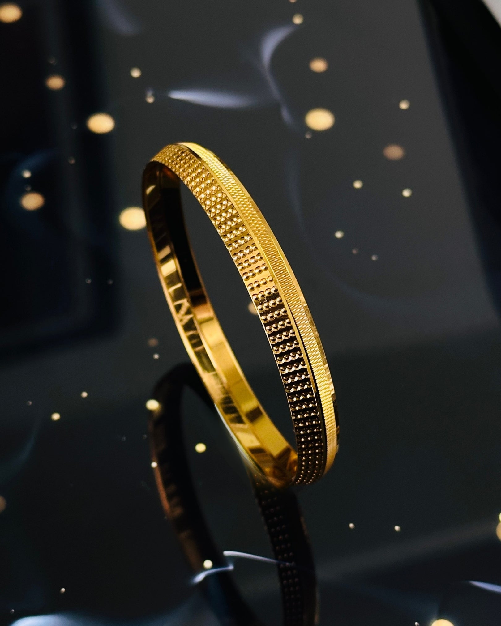 Signature Pattern Gold Kada