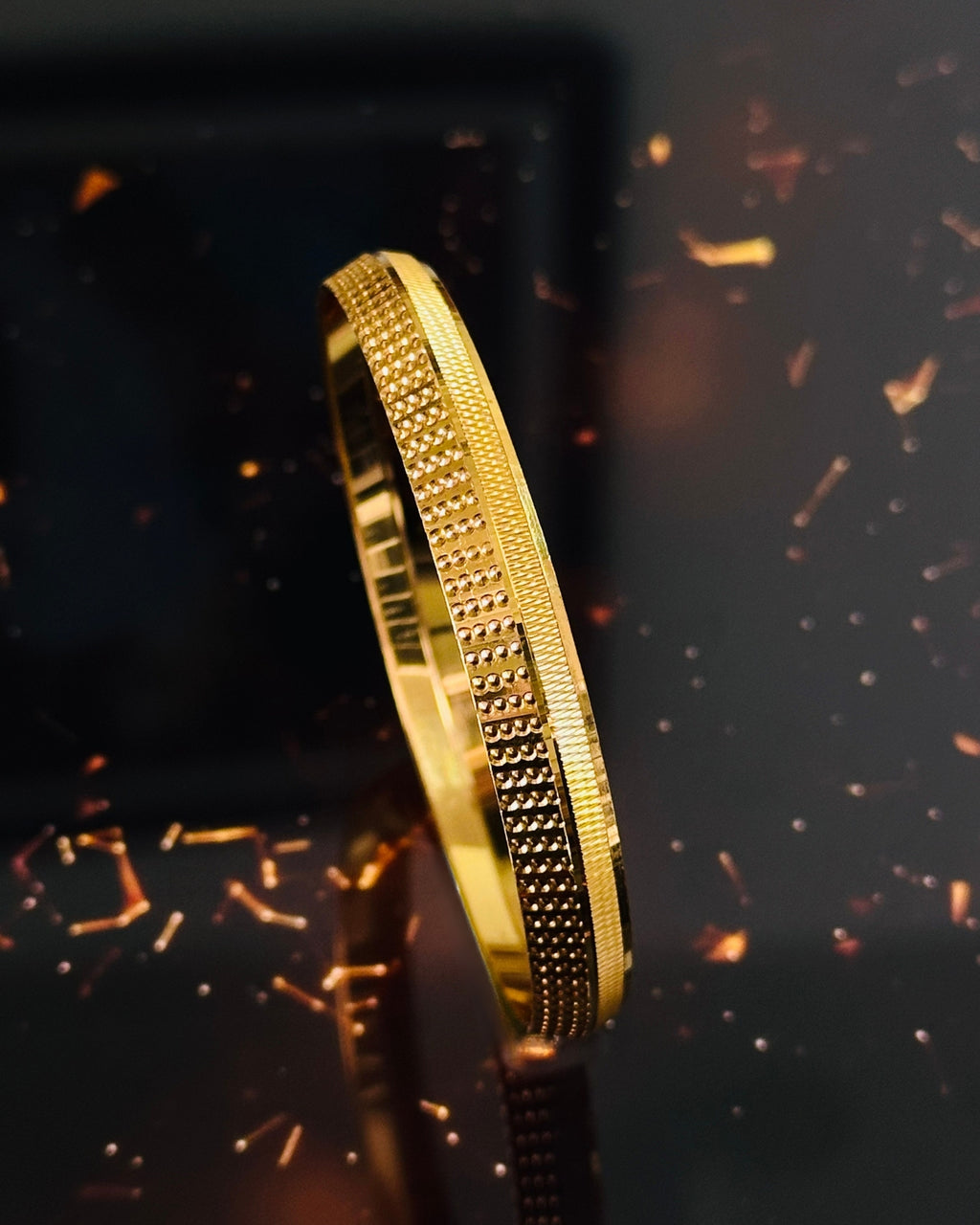 Signature Pattern Gold Kada