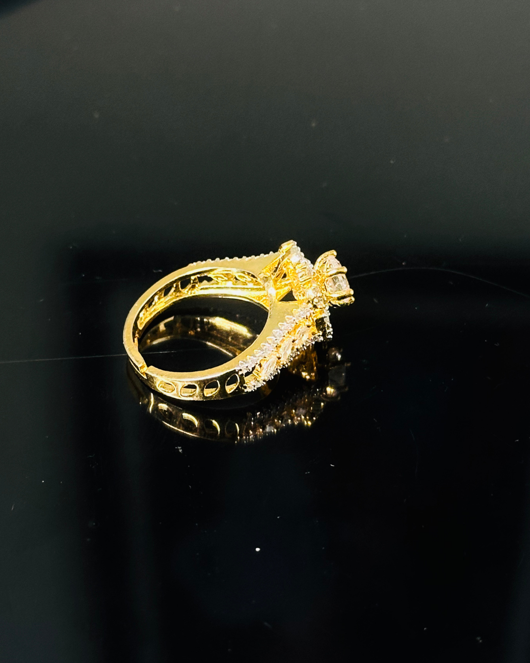 Sparkling Gold Flower ring