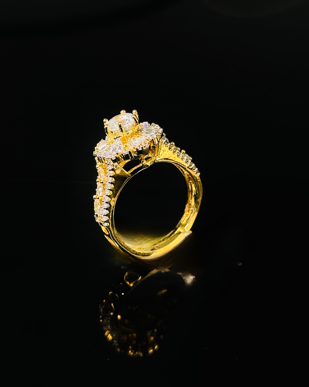 Sparkling Gold Flower ring